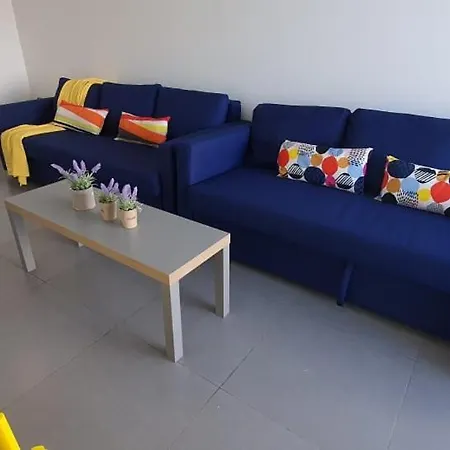 Дом отдыха Blue Beachfront House Next To Golden Bay