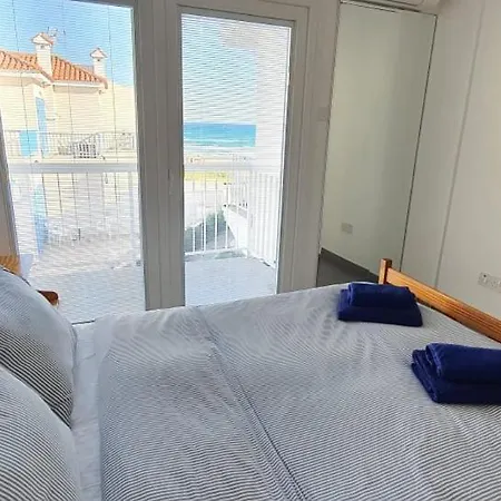 Holiday home Blue Beachfront House Next To Golden Bay